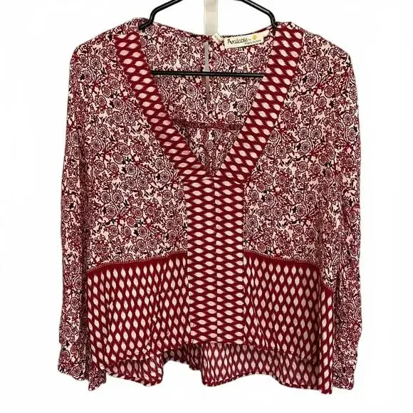 Available by Angela Fashion Red and White Floral Patterned Blouse Medium - Picture 1 of 8
